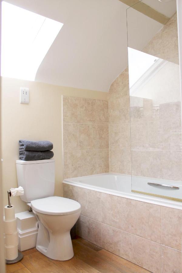 Charming 1-Bed Loft In Caerleon Apartment Newport  Bagian luar foto