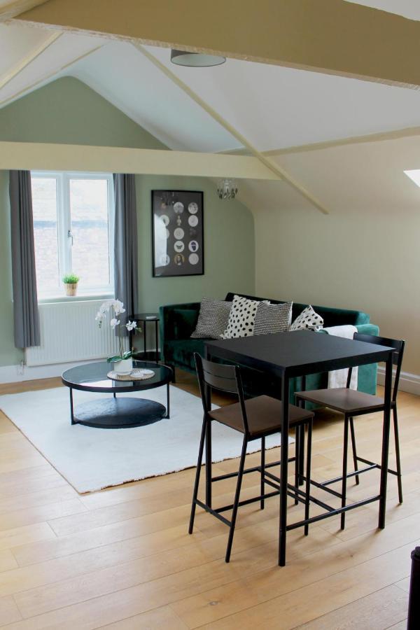 Charming 1-Bed Loft In Caerleon Apartment Newport  Bagian luar foto