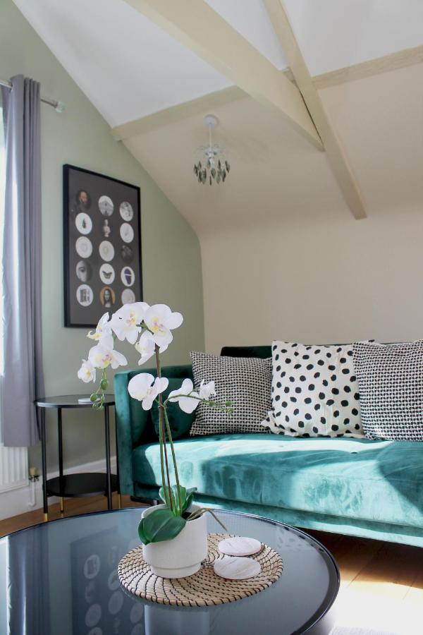 Charming 1-Bed Loft In Caerleon Apartment Newport  Bagian luar foto